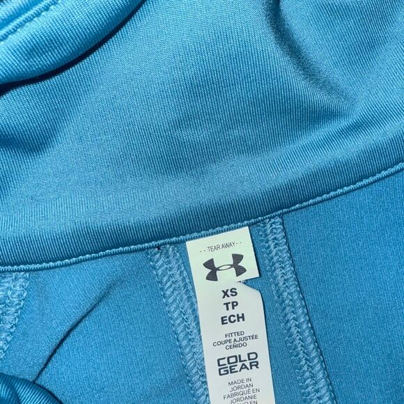 Women’s Under Armour XS Pullover - Picture 7 of 7